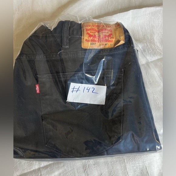 LEVI'S 501 Button Fly Mens Jeans Size W44 L32 Color Black - Picture 14 of 14
